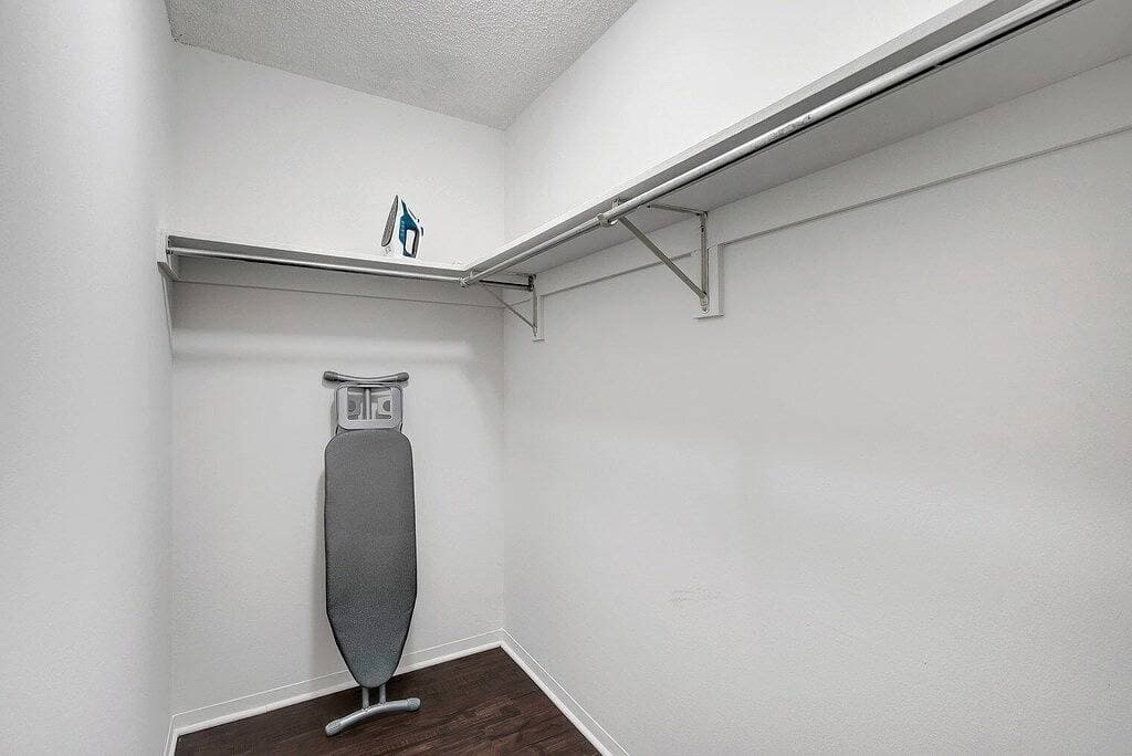 Foto 13 von 22: Modern Streeterville 1Br w/ Gym, Pool, walk to Navy Pier, by Blueground