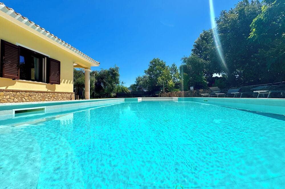 Foto 6 von 9: \" Villa with Pool Comfort \"