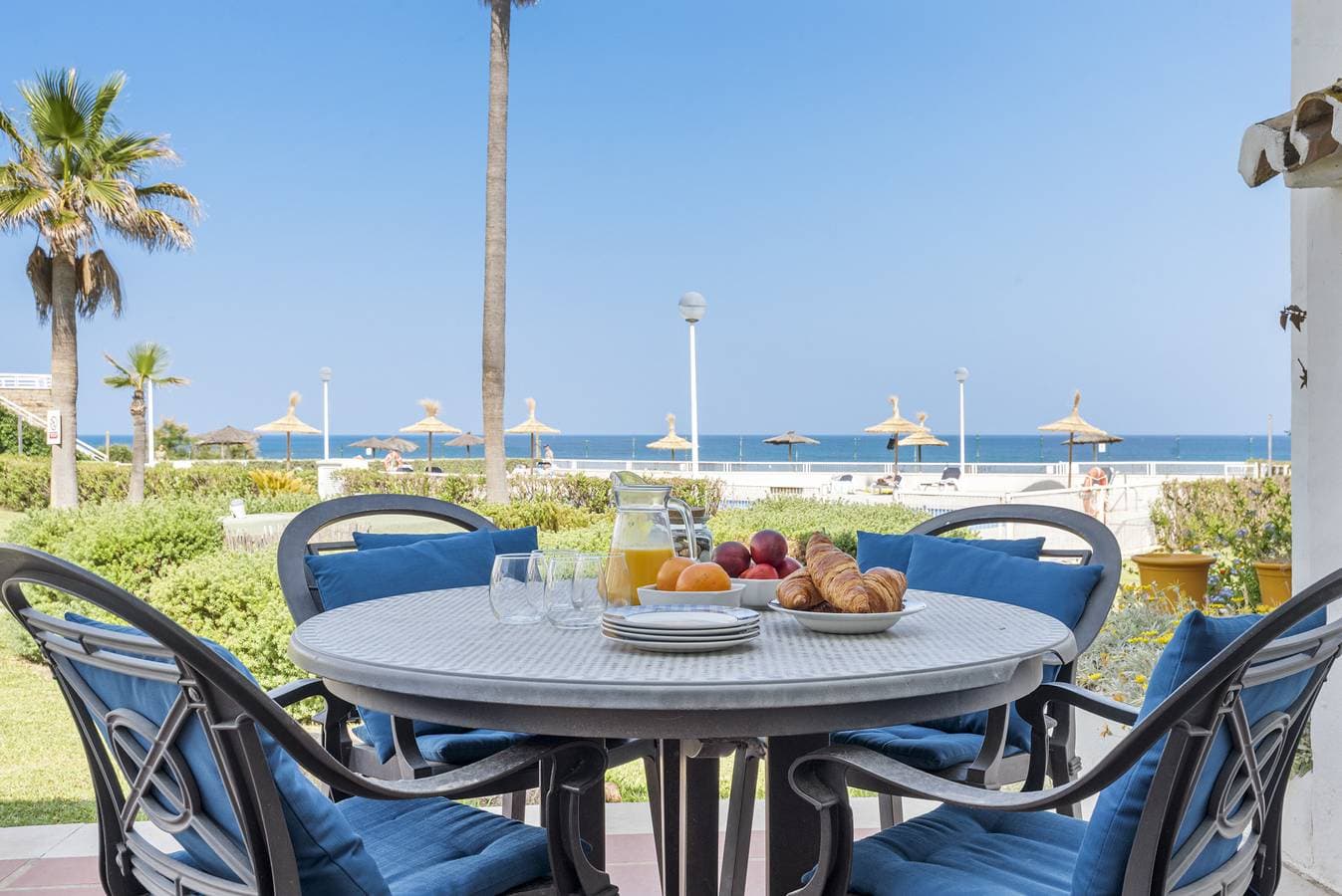 Foto 2 von 29: Casares del Mar | Beachfront Townhouse