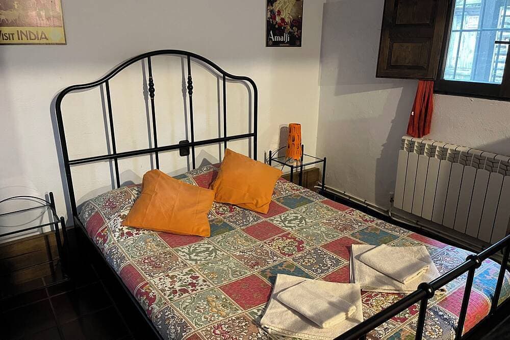 Foto 5 von 28: Doppelzimmer mit Bad in einem gemütlichen Gästehaus in einem kleinen Dorf