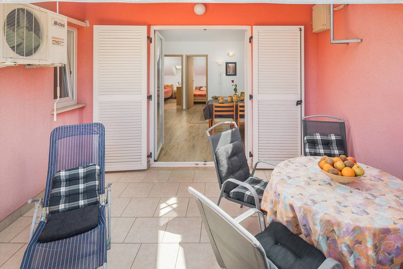 Foto 5 von 22: Apartment mit Meerblick, Balkon, WLAN und Parkplatz – 1,5 km vom Strand entfernt