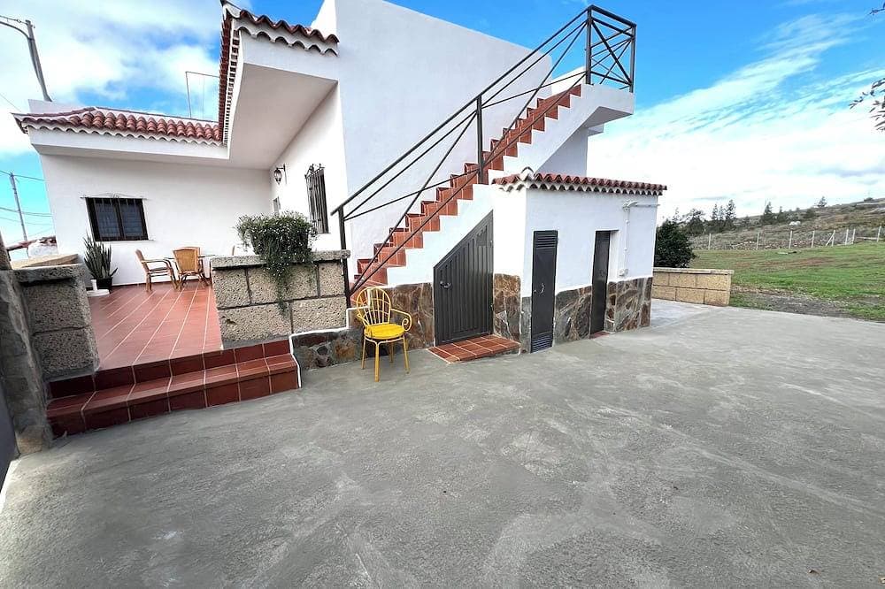 Foto 9 von 30: Haus mit großer Terrasse mit Blick auf den Teide und La Gomera.