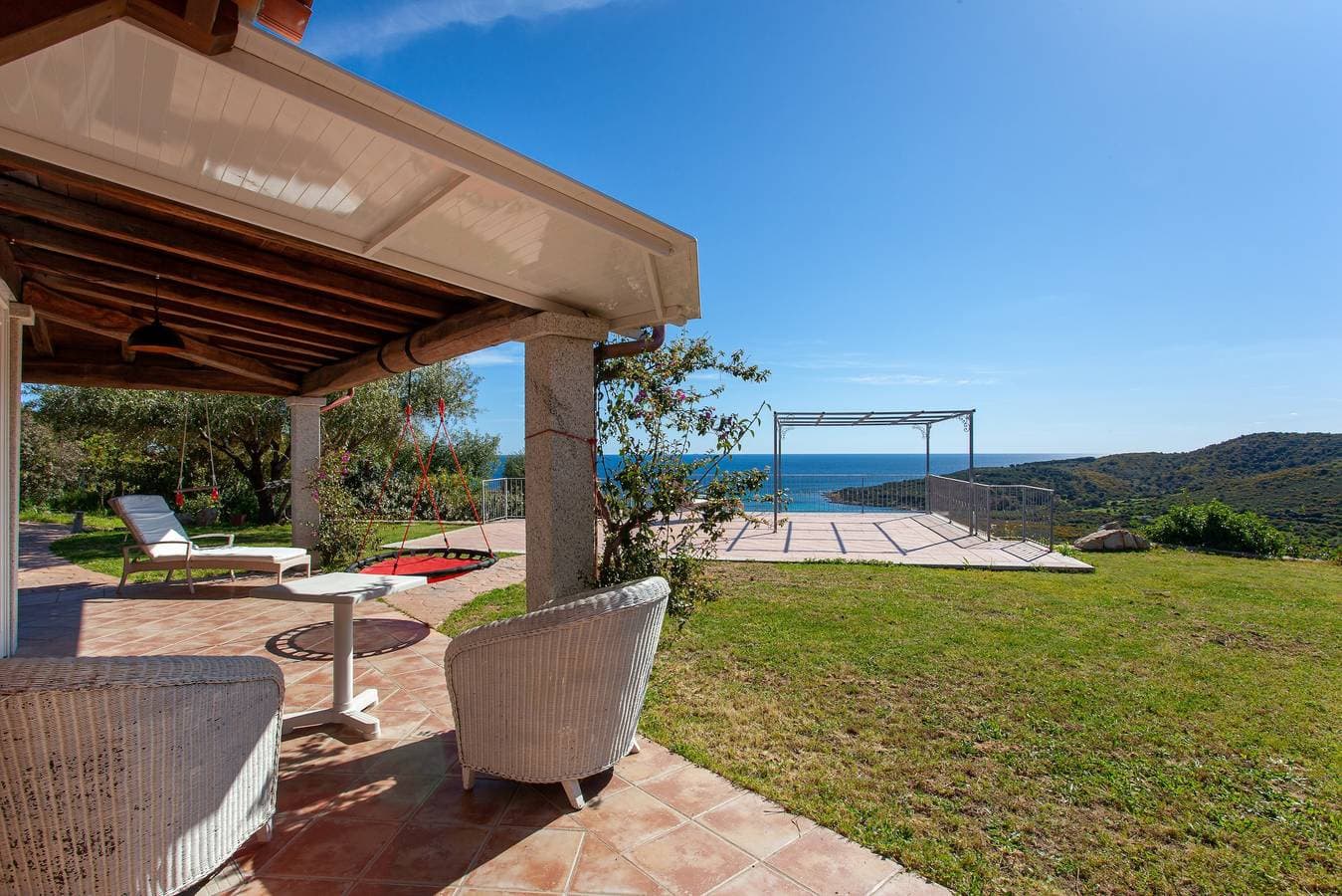 Foto 3 von 34: Ferienvilla "Risveglio Con Alba" mit Meerblick, Garten & Terrasse
