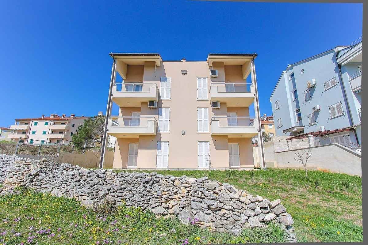 Foto 4 von 21: Ferienwohnung mit Balkon und Klimaanlage