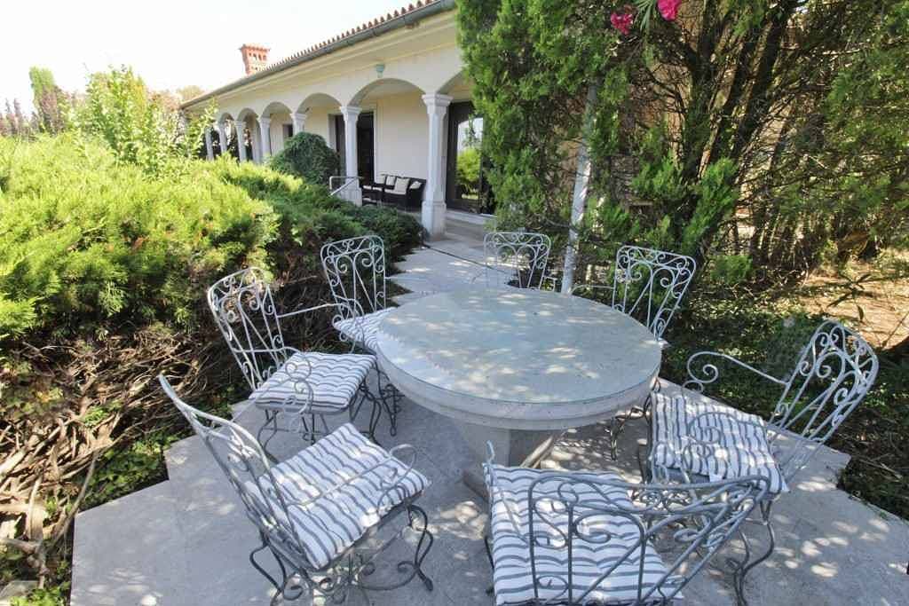 Villa mit Klimaanlagen 1