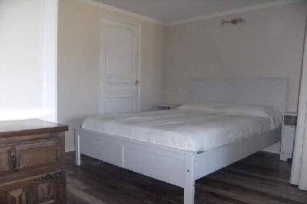 Foto 2 von 13: Ideale Wohnung in ländlicher Zone in der Nähe vom Meer (Kastanienbraune Rosen)