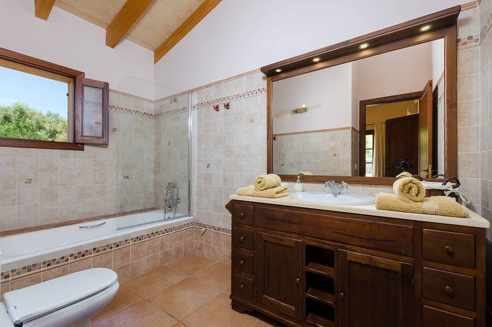 Foto 12 von 30: Es Vedat  6- Ferienhaus mit privaten Pool in Lloret De Vistalegre. WiFi gratis
