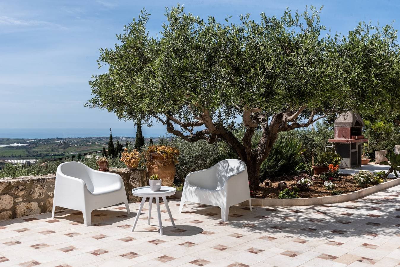 Villa Simona con giardino 1