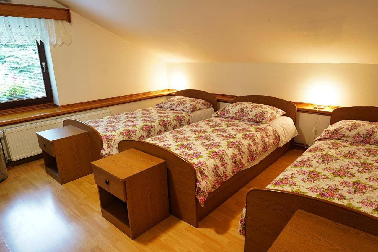Foto 10 von 14: Basic Triple Room with Shared Bathroom