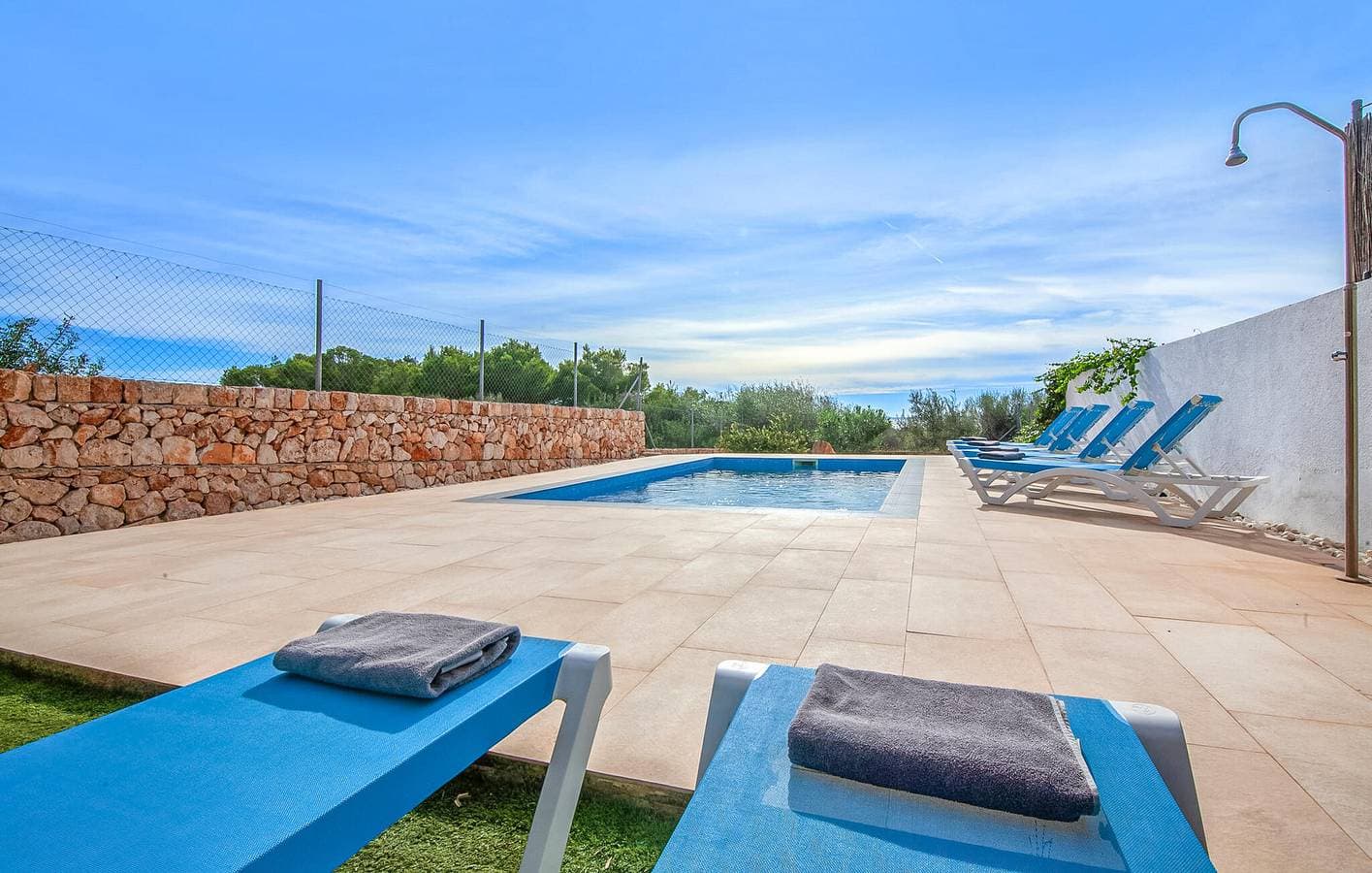 Foto 12 von 37: Apartment mit Meerblick, Pool, Terrasse und AC - 2,5 km zum Strand Cala Pi