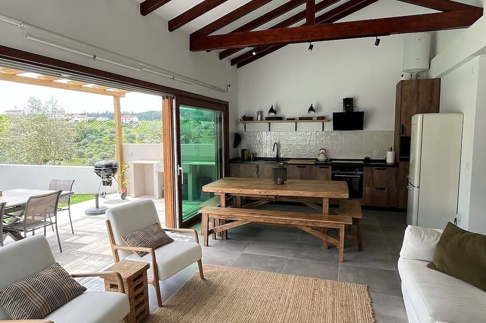 Foto 12 von 30: A Carpinteira Lake House - An authentic Portuguese country house by the lake!