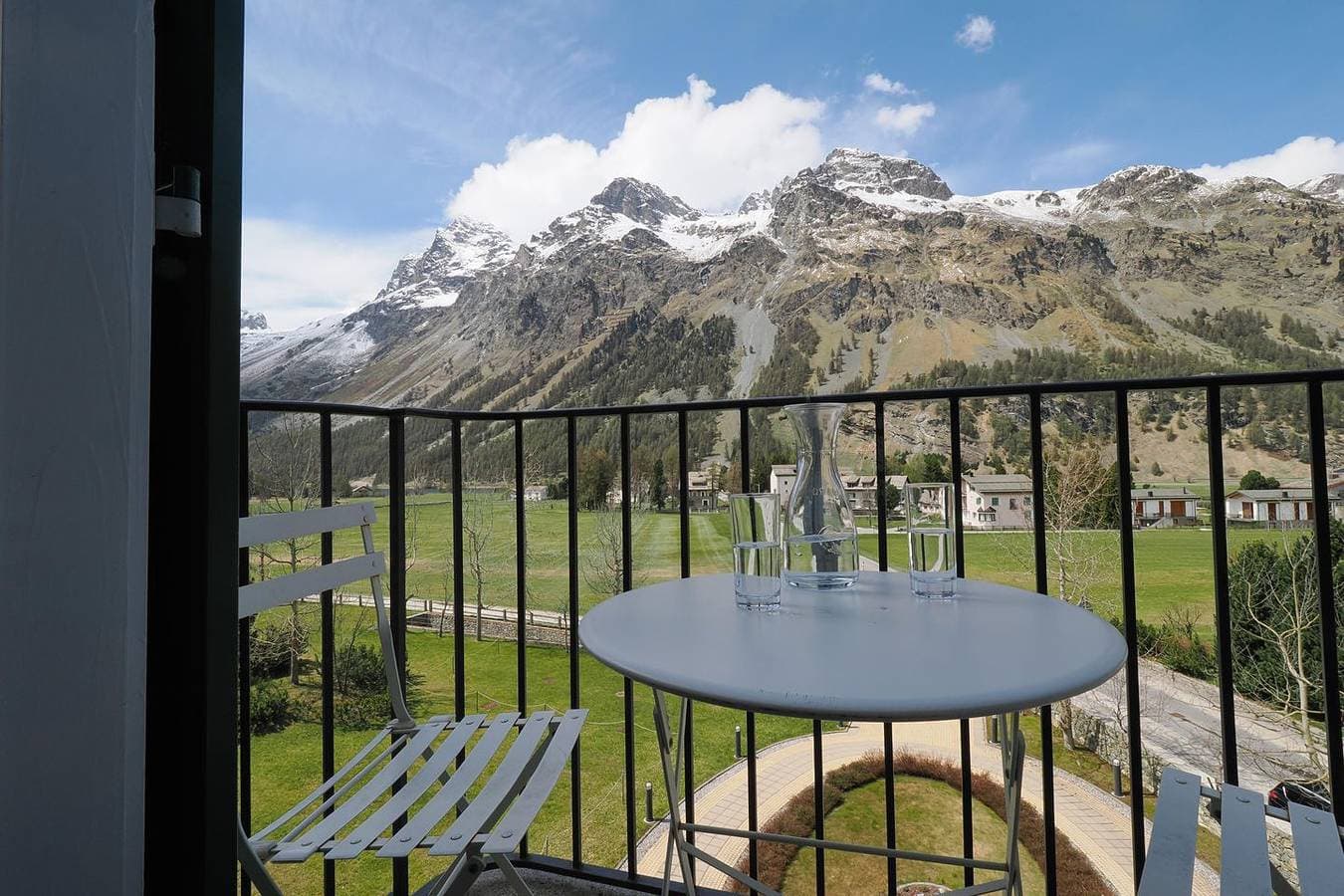 Foto 4 von 29: Residenza Alpenrose 25 – Stilvolles Studio mit Blick auf den Silsersee