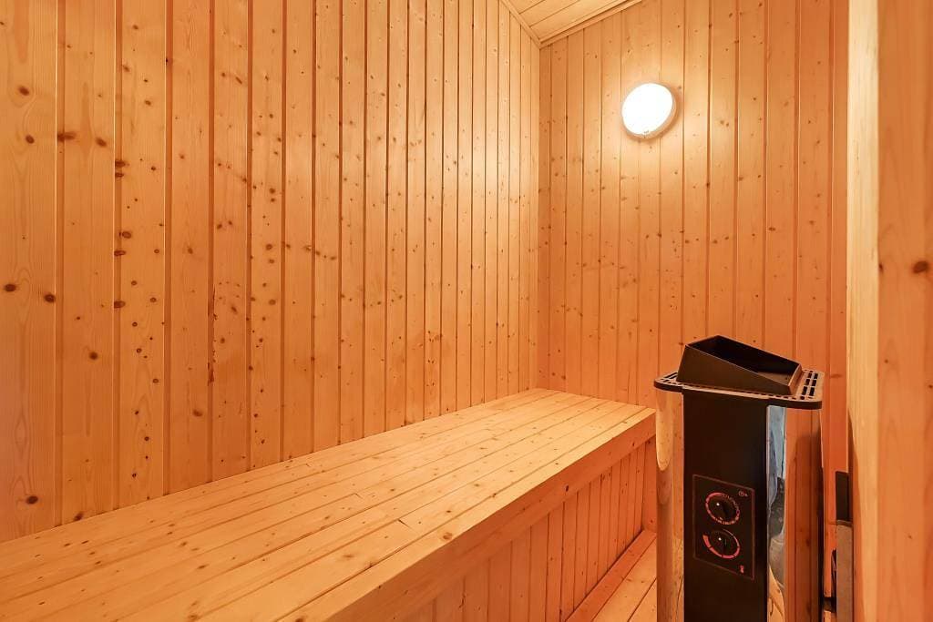 Foto 13 von 22: Skandinavisch eingerichtetes Ferienhaus mit Wellnessbad – 2 Hunde erlaubt