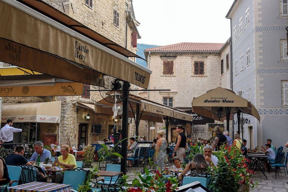 Foto 11 von 30: Makellose, luxuriöse Wohnung mit spektakulärem Blick über die Bucht von Kotor