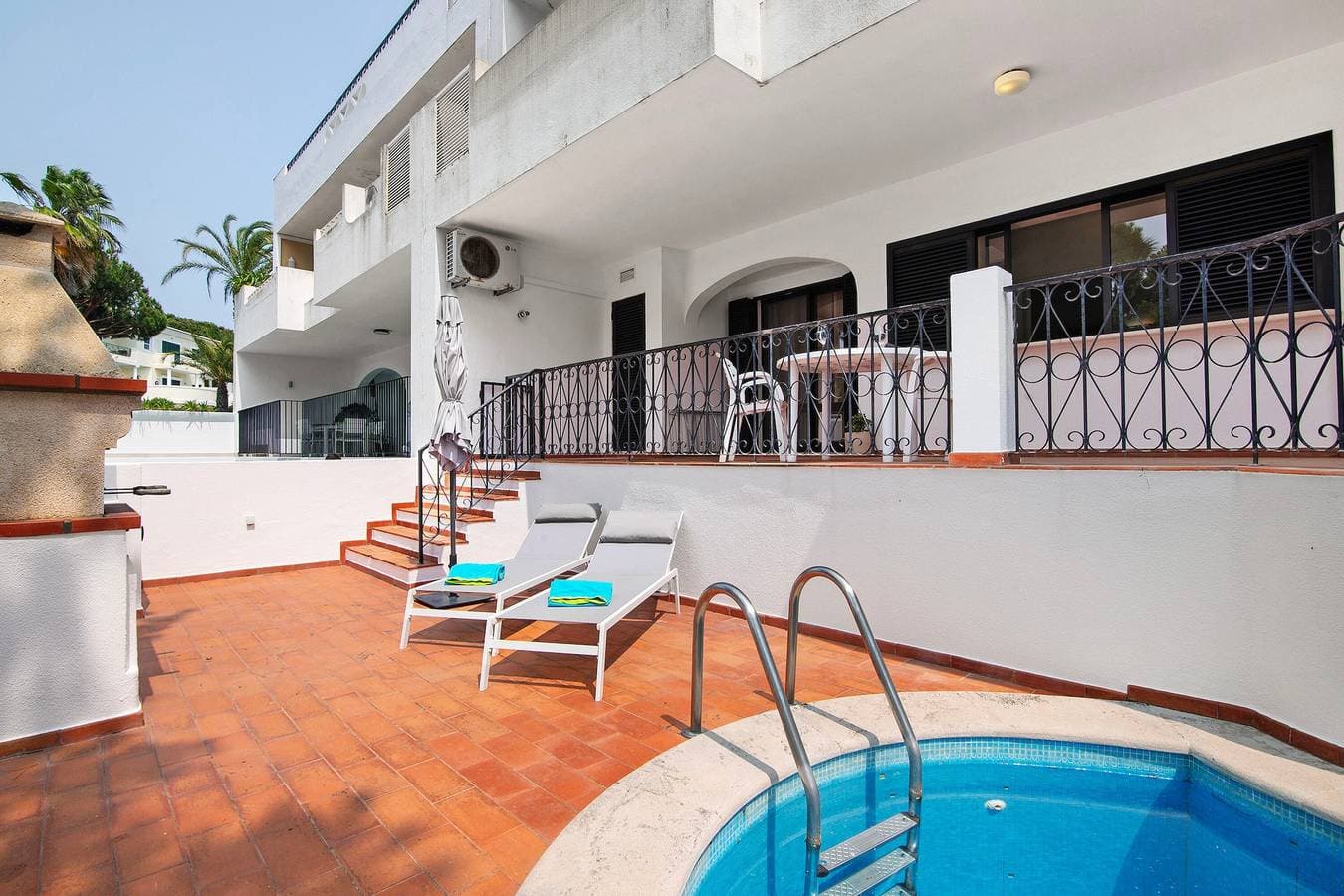 Foto 8 von 31: Ferienwohnung 'Tennis View' mit privatem Pool, Wi-Fi und Klimaanlage