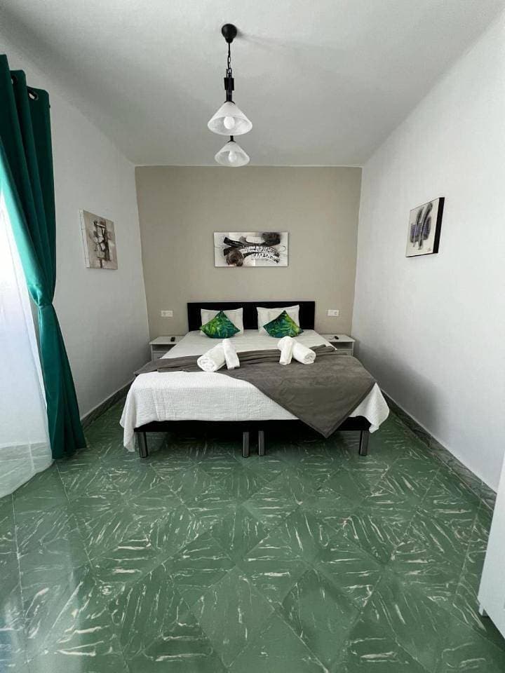 Foto 10 von 46: Two-Bedroom Apartment