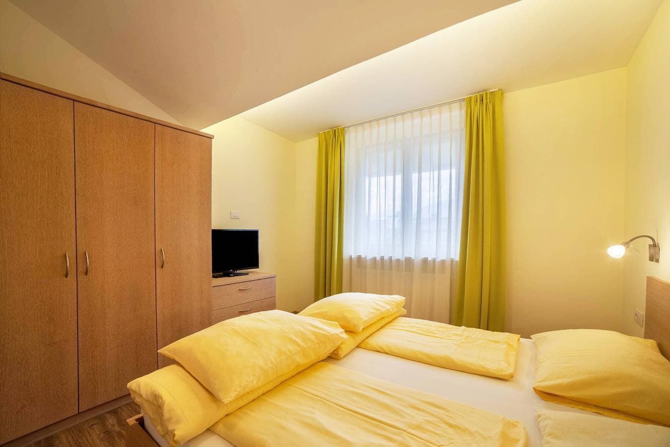 Foto 8 von 21: Ferienwohnung "Mignon 11" mit Bergblick, gemeinsamem beheizten Innenpool und WLAN