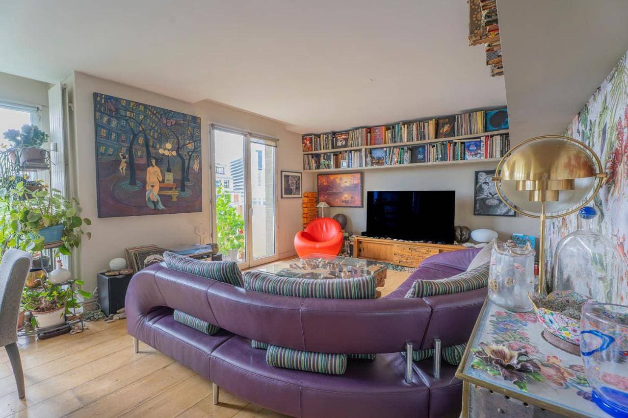 Foto 2 von 36: Two-Bedroom Apartment with City View