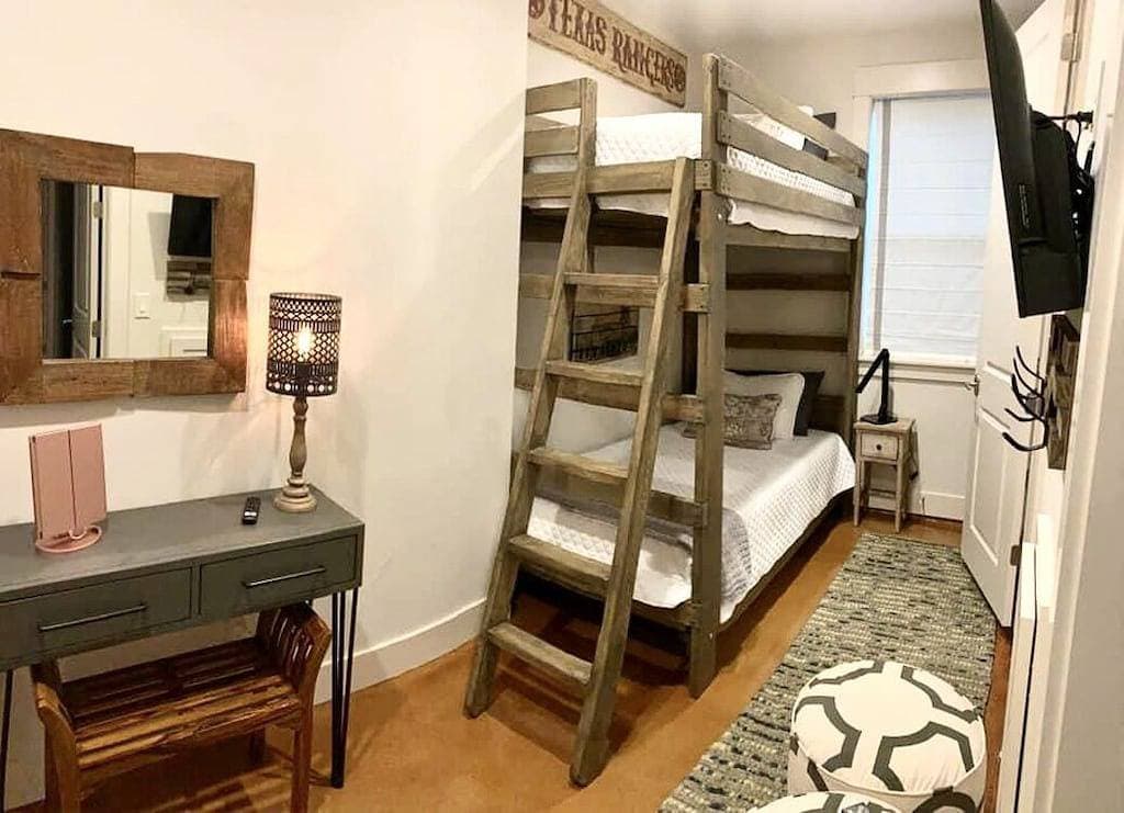 Foto 6 von 18: Gorgeous 2 bedroom Casita on the Guadalupe River walking distance from Gruene.