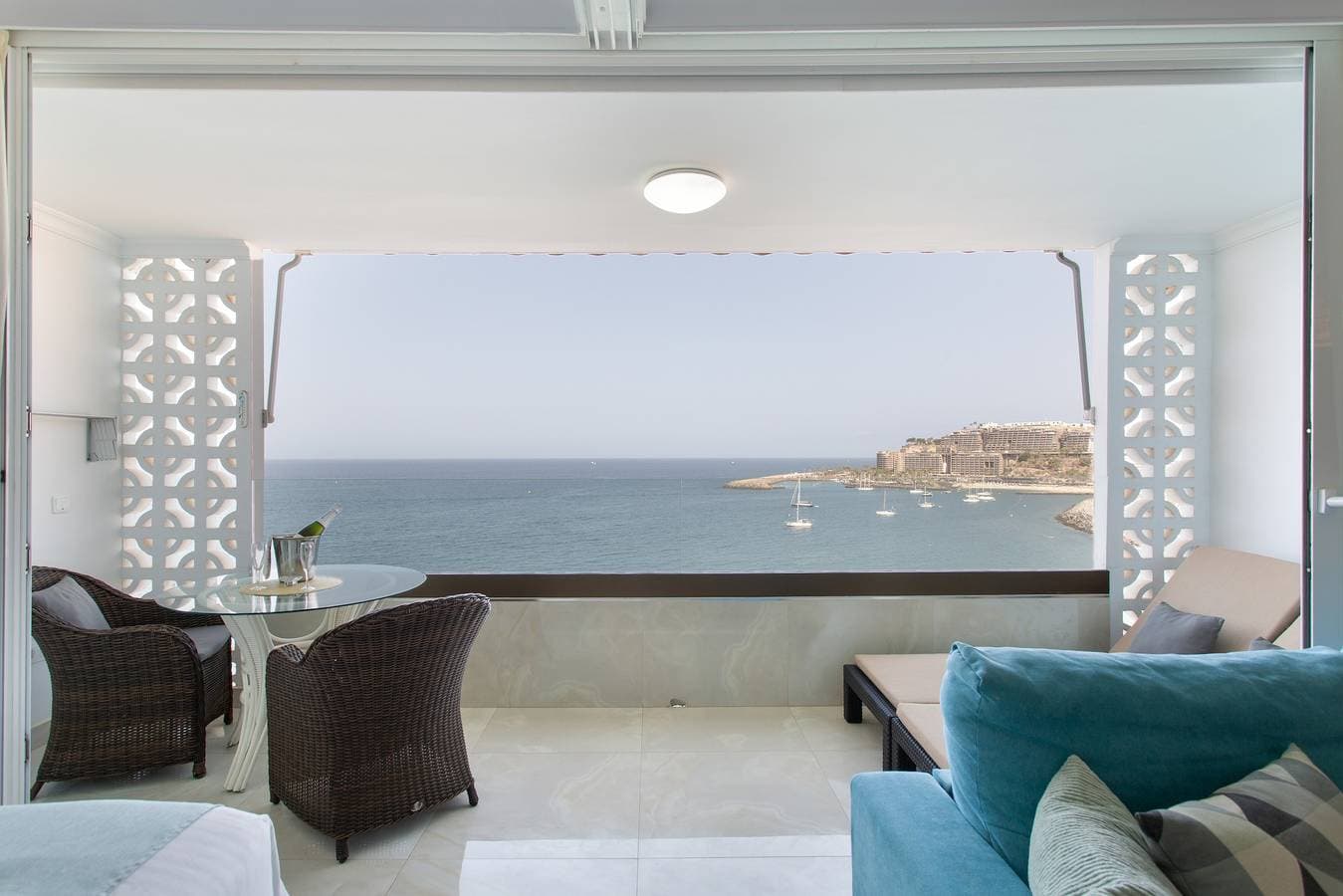 Foto 2 von 25: Ferienhaus „Seaside Serenity“ mit WLAN und Klimaanlage