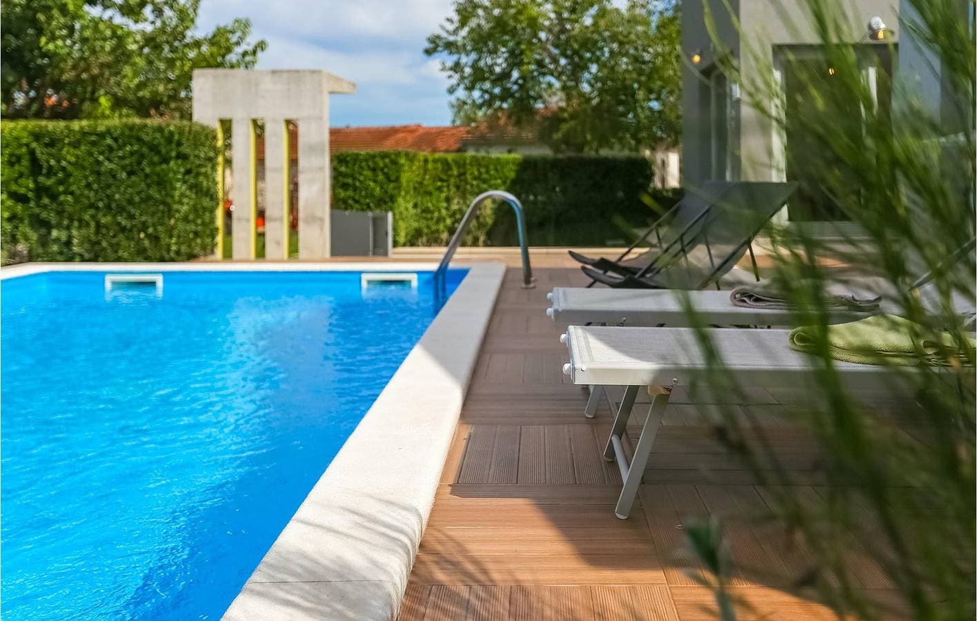 Foto 10 von 45: Moderne 2-Zimmer-Wohnung mit Pool, 900 m vom Stadtzentrum von Musalez entfernt