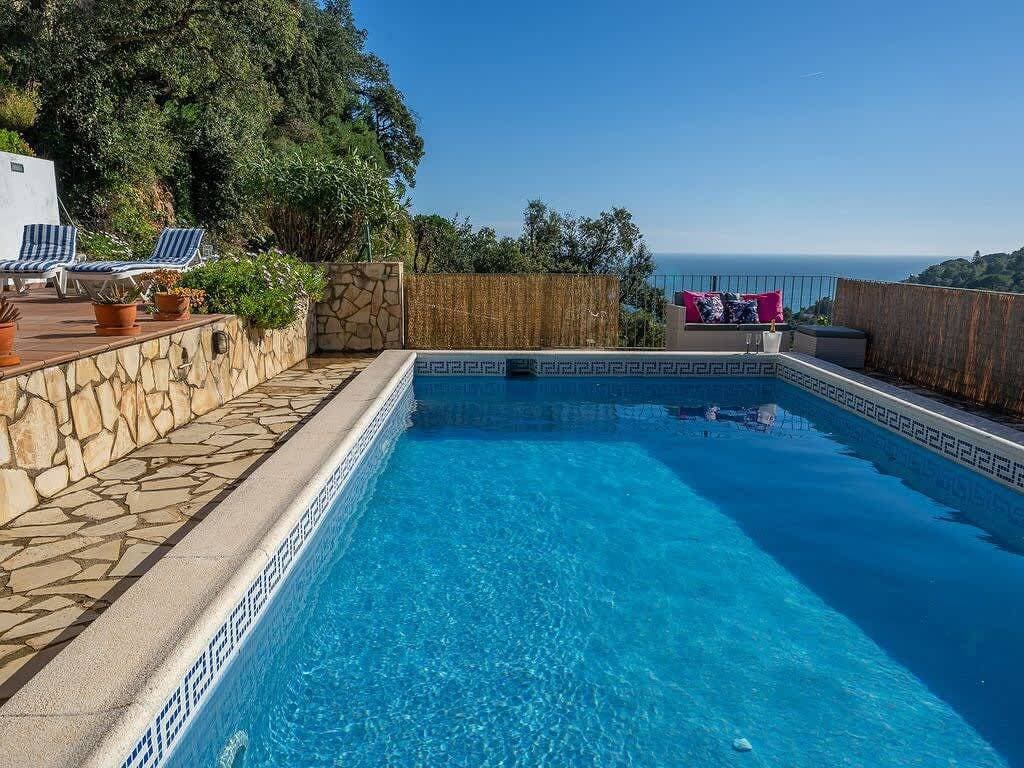 Foto 9 von 38: Ferienhaus für 7 Personen mit Pool