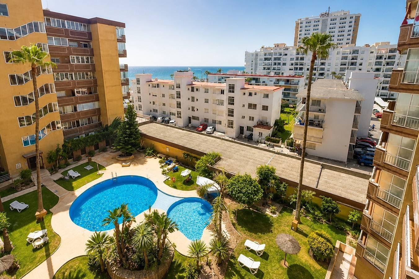 Apartment With Pool Facing The Sea 1