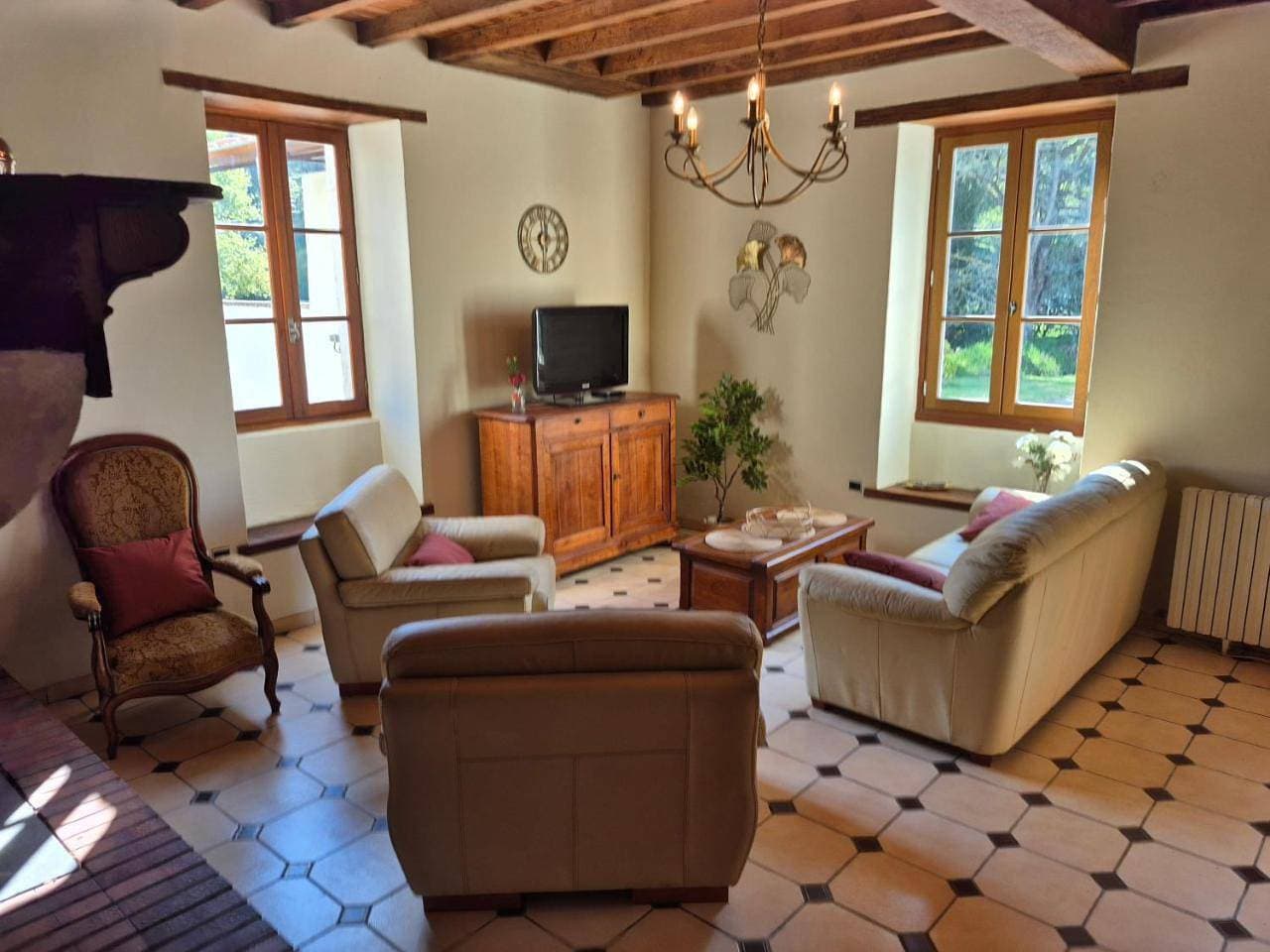 Foto 6 von 57: Four-Bedroom House