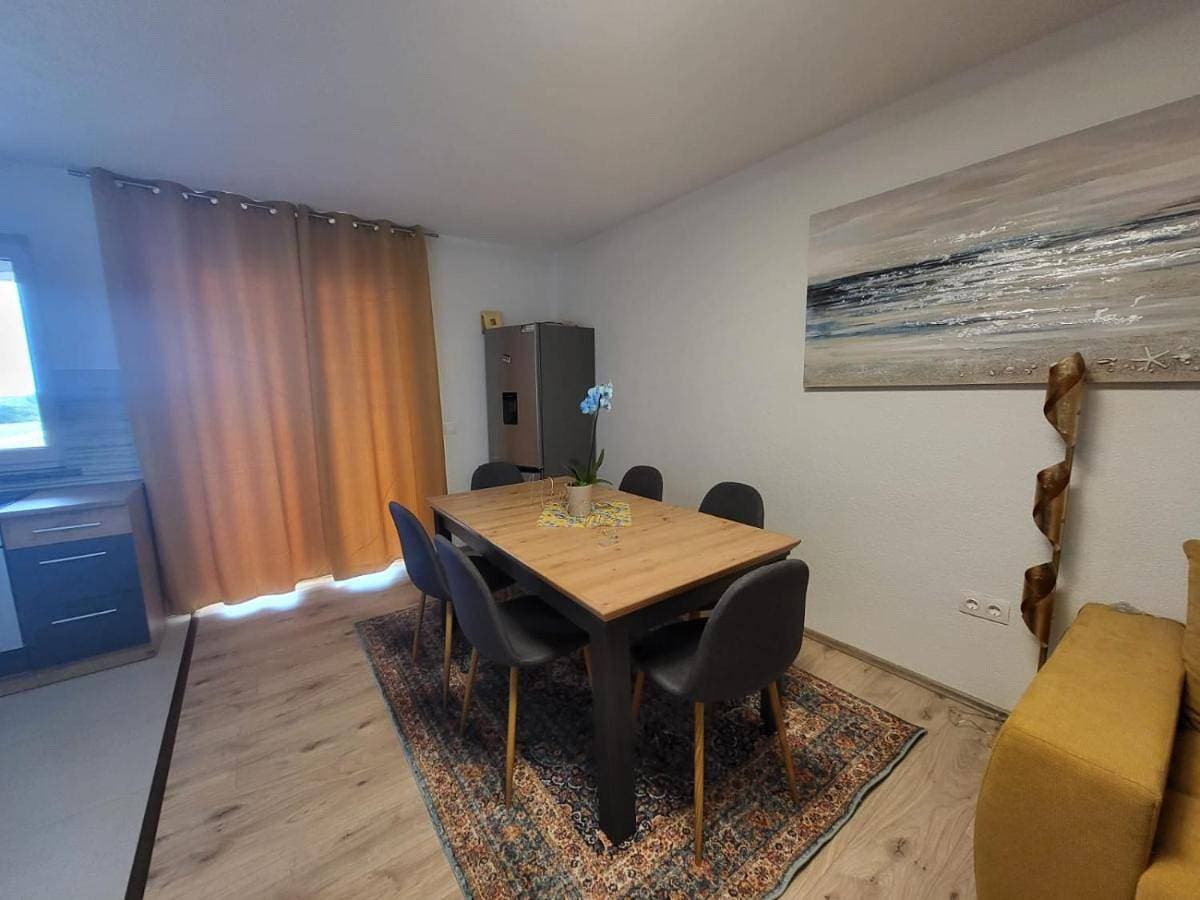 Foto 2 von 12: Two-Bedroom Apartment