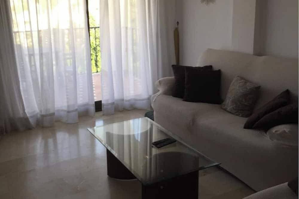 Foto 9 von 30: Beautiful large 2 beds coast flat with sunrise sunset,swimming pool and sea-view