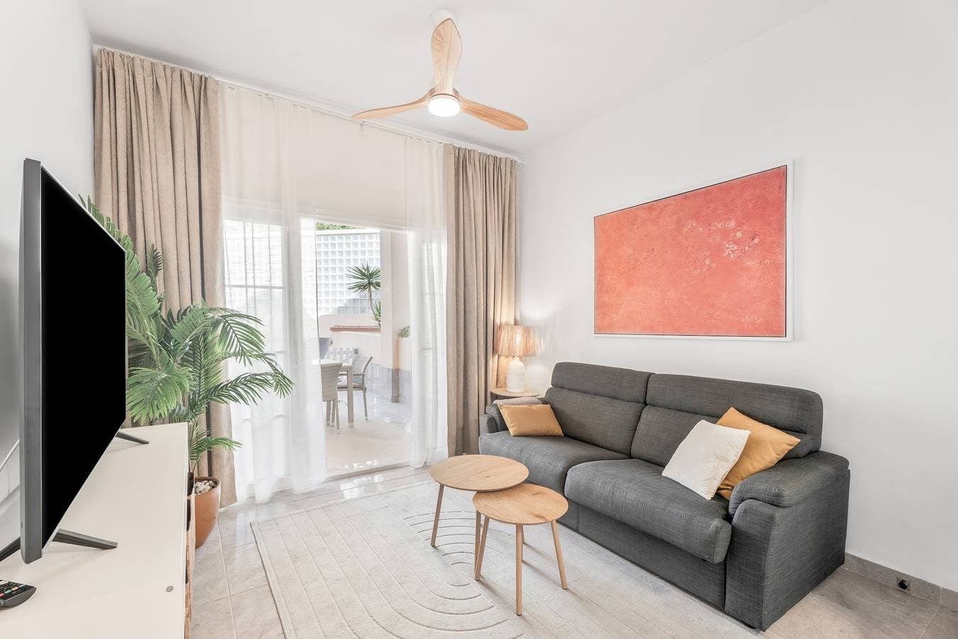 Foto 5 von 28: Ferienwohnung 'Yucca Park 1 Bed' mit privater Terrasse, WLAN und Klimaanlage