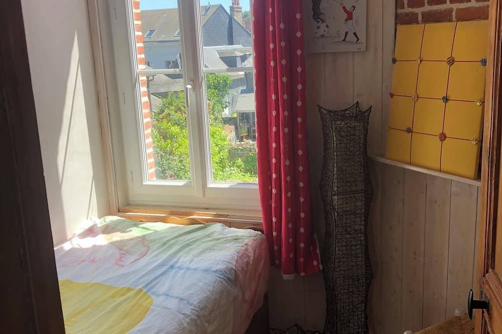 Foto 7 von 29: Beautiful, large family home. In the heart of Honfleur. 2-12 people