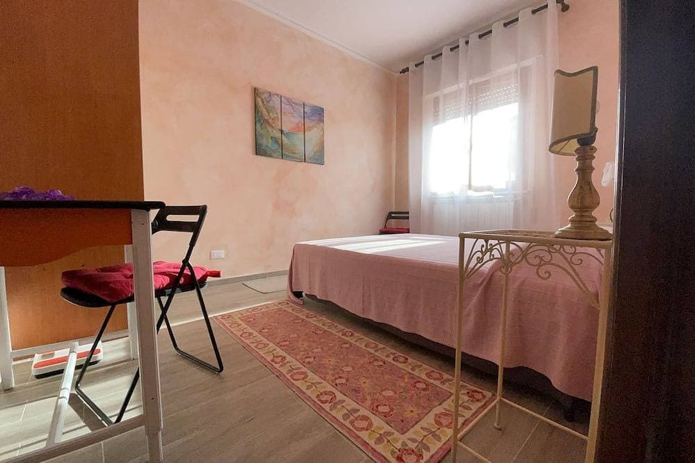 Foto 2 von 6: Eugenia House, Cozy double room in private house.