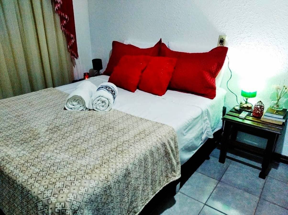 Gardenia House Suíte Confortável com garagem coberta e WiFi Próximo as Cataratas e a km do Shopping 1