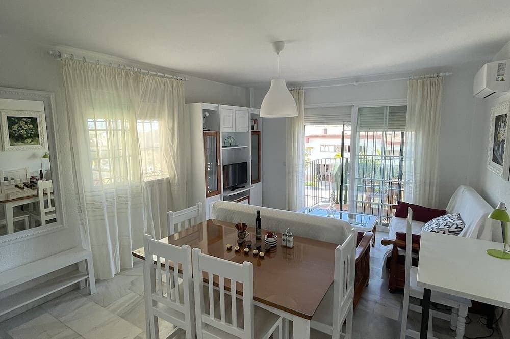 Foto 11 von 30: Sunny Torremolinos apartment, two bedrooms, 300 m from La Carihuela beach