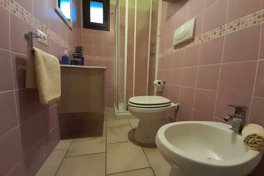 Foto 5 von 19: Doppelzimmer mit Möbeln und Komfort