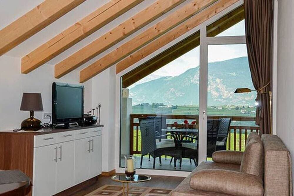 Foto 5 von 21: Oberberghof - Fw mit Terrasse, traumhafter Aussicht, Sauna und Biobadeteich