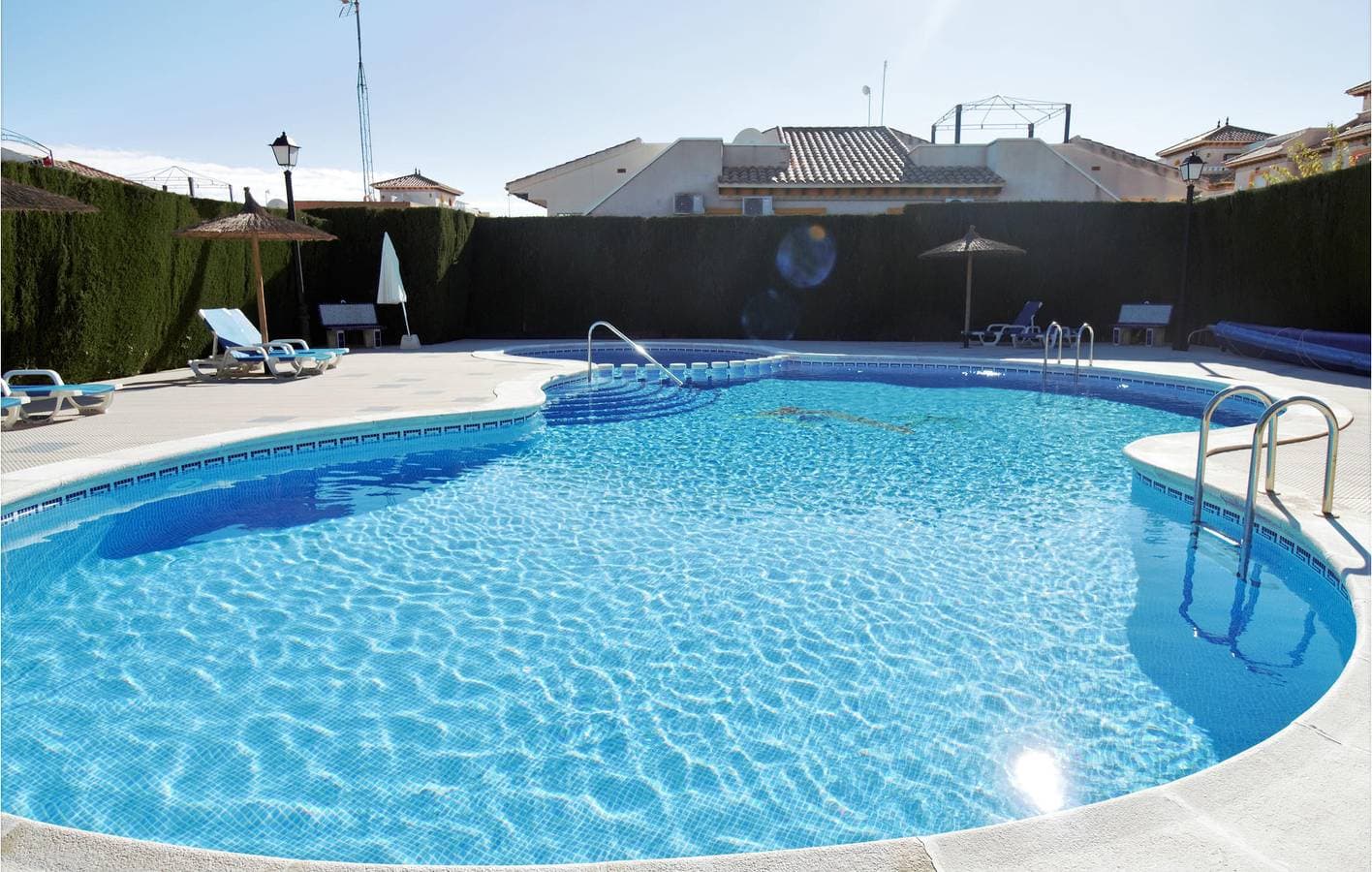 Foto 12 von 29: Klimatisiertes Apartment mit Parkplatz, Pool und Terrasse 1,5 km zum Strand