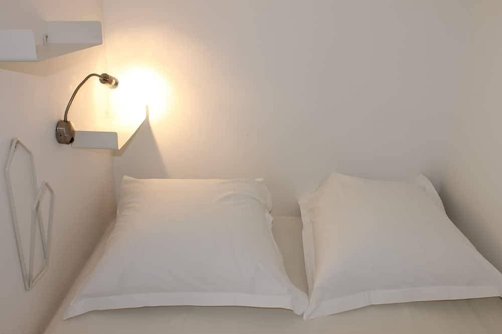 Foto 3 von 18: Studio cabine overlooking Port Vauban, min walk to old Antibes