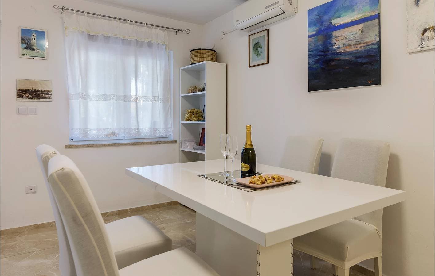 Foto 7 von 24: Gemütliche Ferienwohnung mit Terrasse, WLAN, Parkplatz, 1 km vom Strand Bijela entfernt