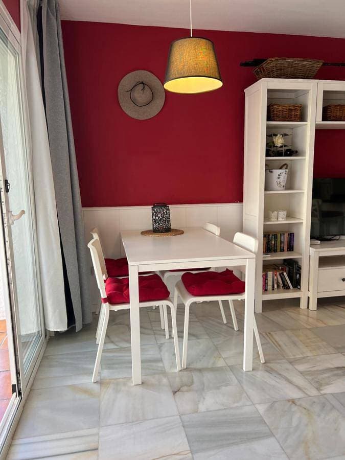 Foto 2 von 61: One-Bedroom Apartment
