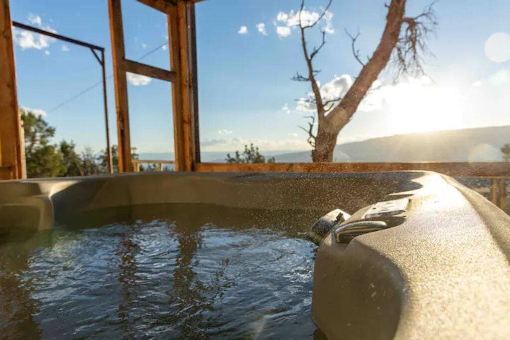 Foto 8 von 43: Home on the mesa’s edge the Proverbial Million Dollar View, jacuzzi and orchard