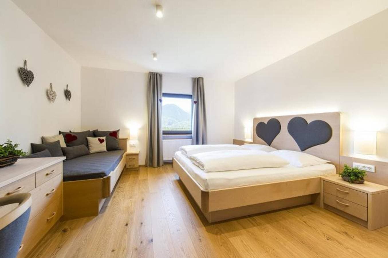 Foto 4 von 10: Ferienwohnung 'Stöckerhof Herz' mit Bergblick, Gemeinschaftspool und WLAN
