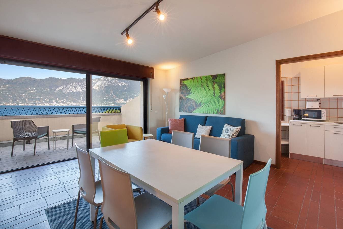 Foto 7 von 24: Greenery Loft With Lake View