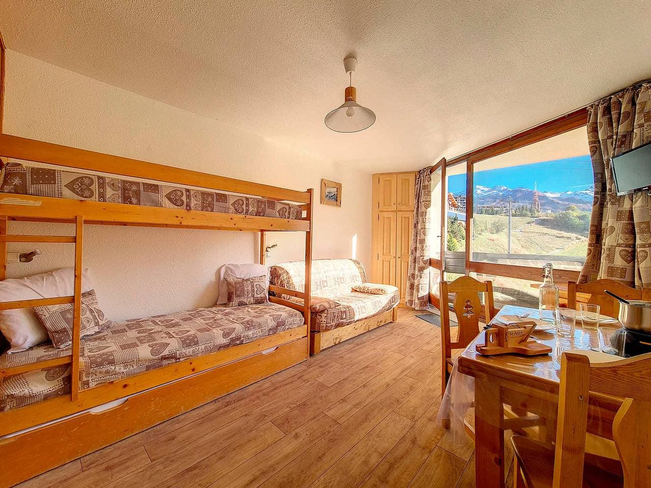 Foto 5 von 18: Helles Studio Direkt an der Piste mit Balkon – 3 Pers.