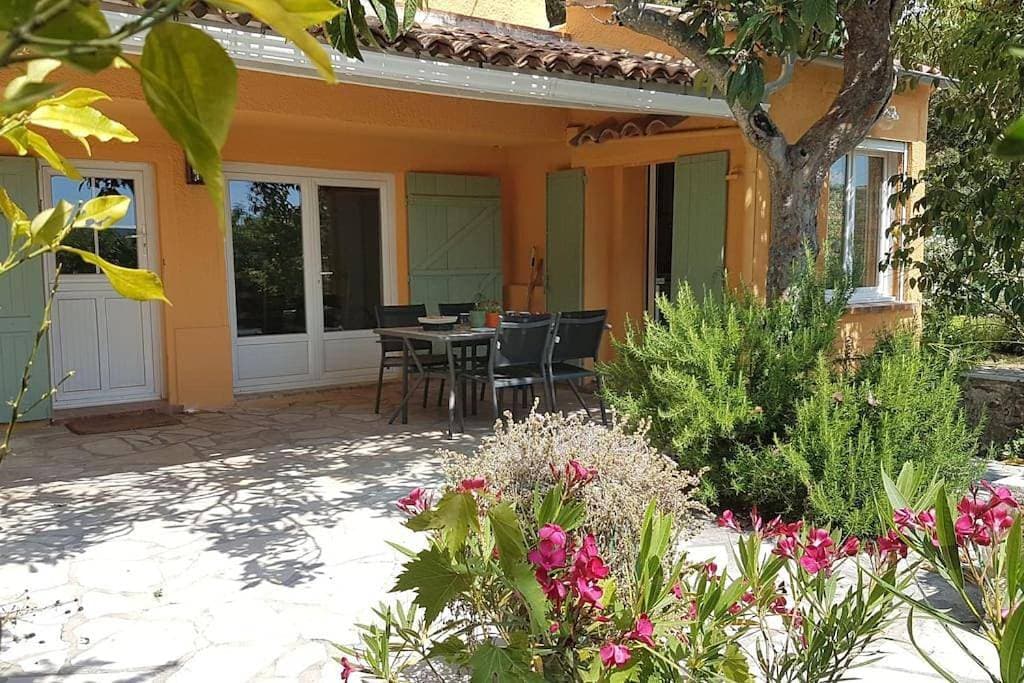 Foto 6 von 33: Three-Bedroom House