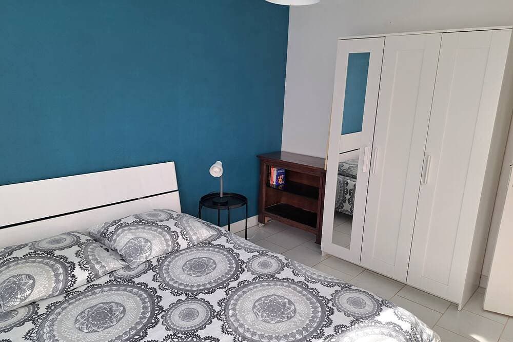 Foto 2 von 30: Ruhig, Garten, 2 Schlafzimmer, 350 m zum Strand, nahe Geschäfte.