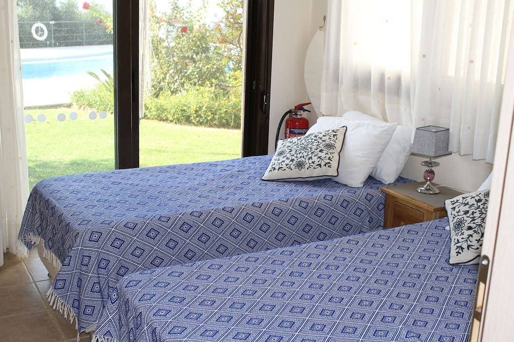 Foto 3 von 30: Kokkino Chorio Superb Freistehende Villa mit großem Gemeinschaftspool, atemberaubendem Meerblick und WLAN