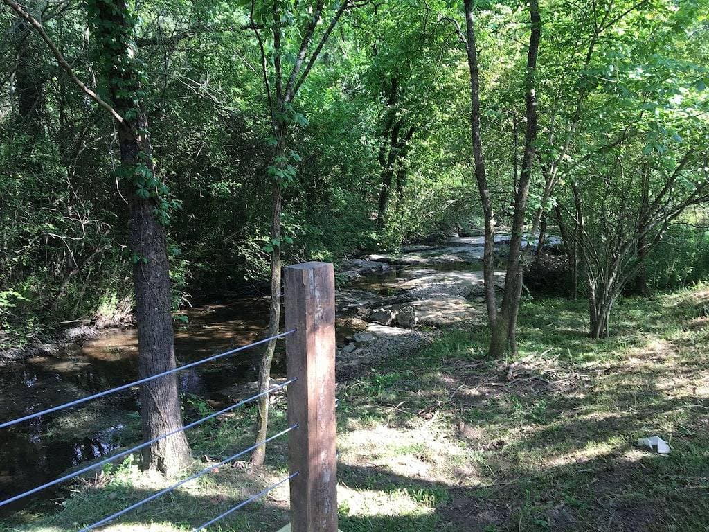 Foto 7 von 32: Horse Farm Retreat Creekside winziges Haus, 4 Personen und tierfreundlich