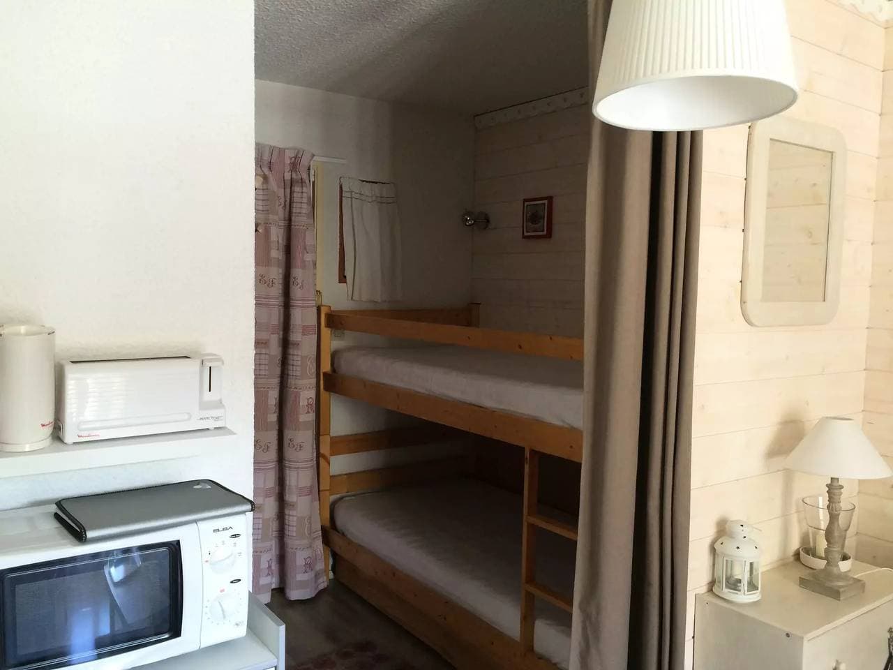 Foto 11 von 14: Studiokabine 3 Personen belichtet West